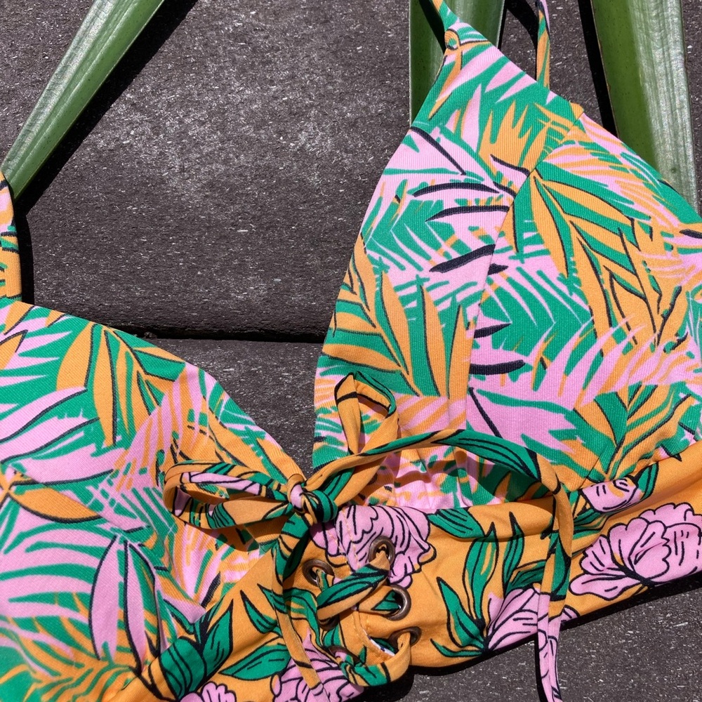 MAAJI Set - Sporty Charlotte Bikini Top & Flirt Signature Bottoms L/XL - Picture 3 of 16